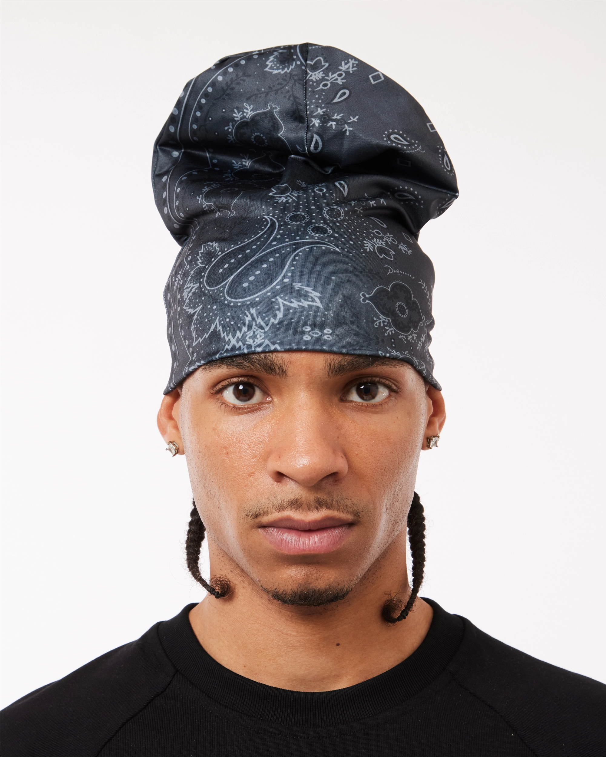 BIG SKULL BEANIE - BLACK BANDANA