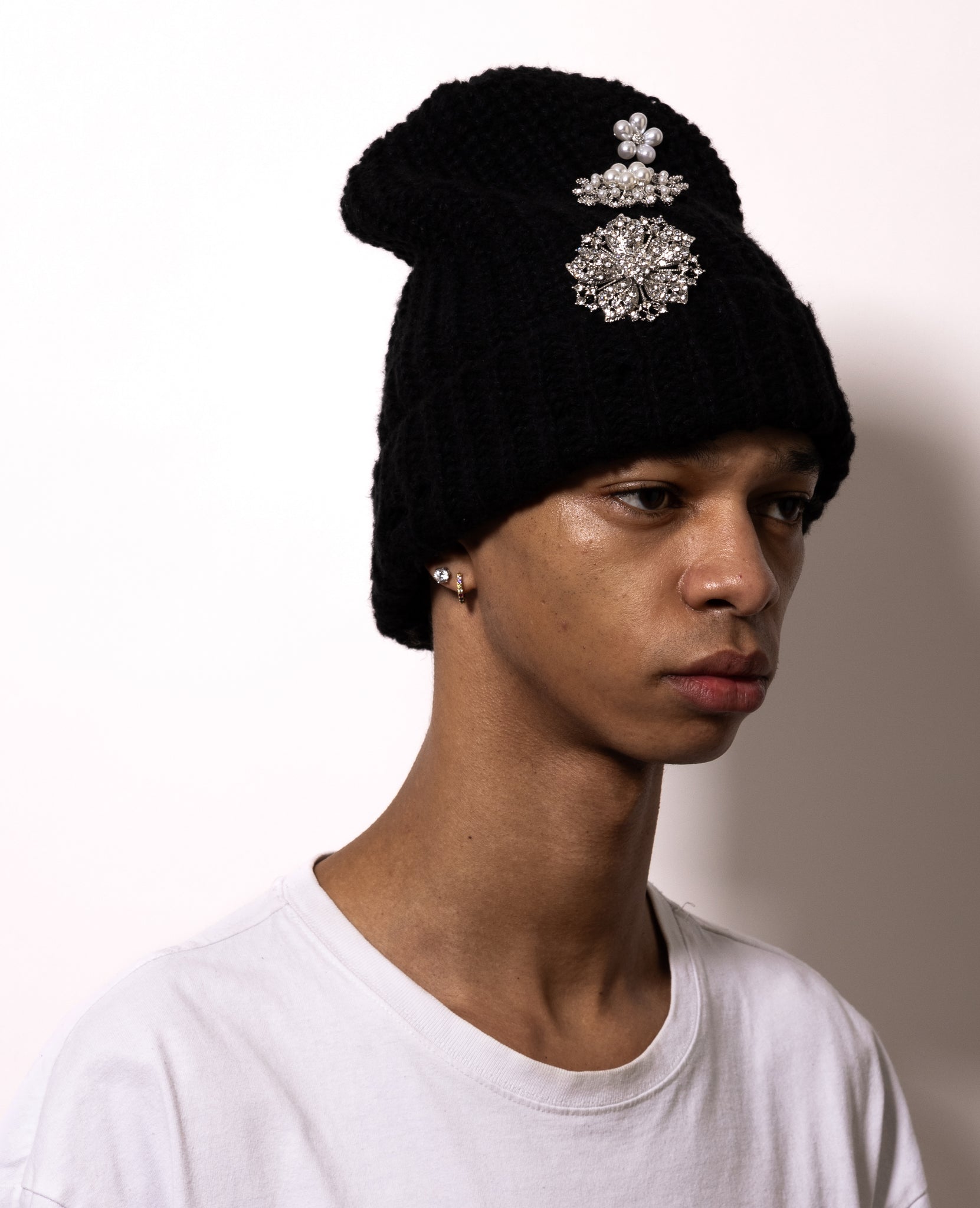 EMBELLISHMENT BEANIE - BLACK