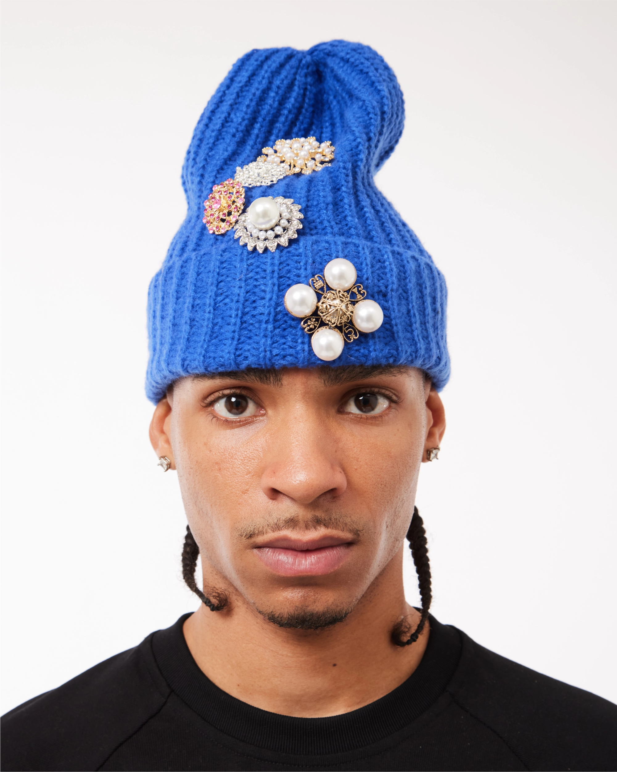 EMBELLISHMENT BEANIE
