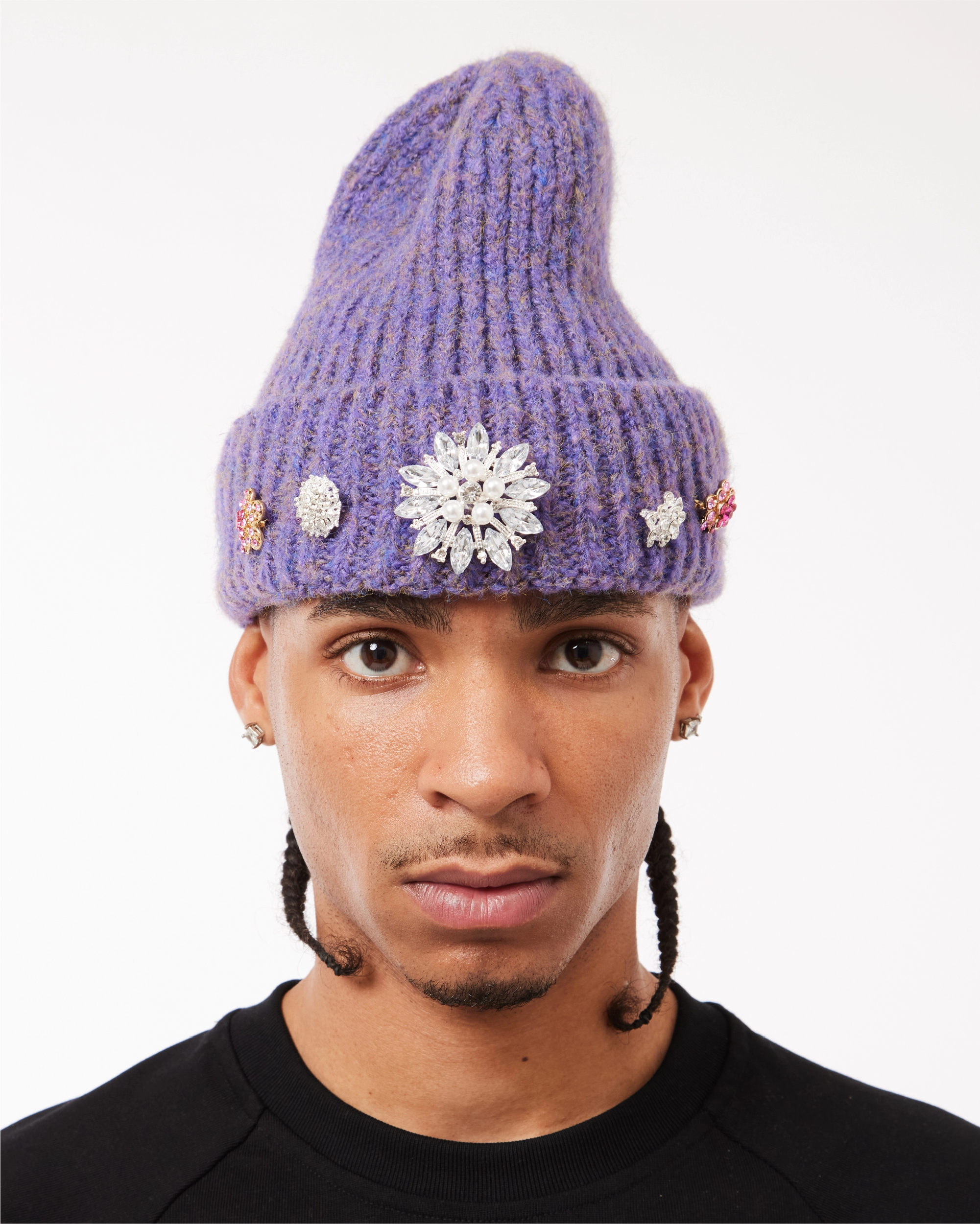 EMBELLISHMENT BEANIE