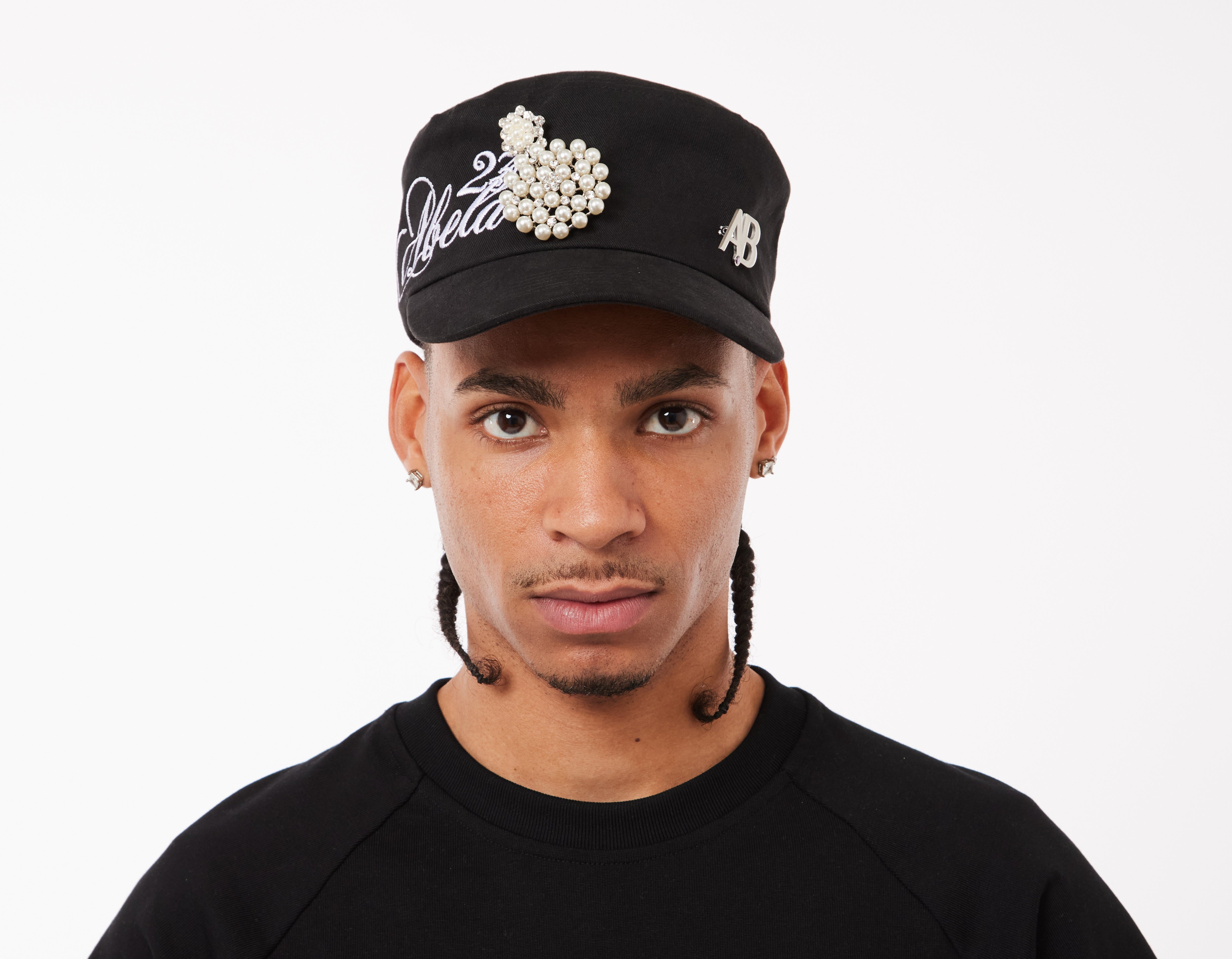 EMBELLISHMENT SIGNATURE CAP - BLACK