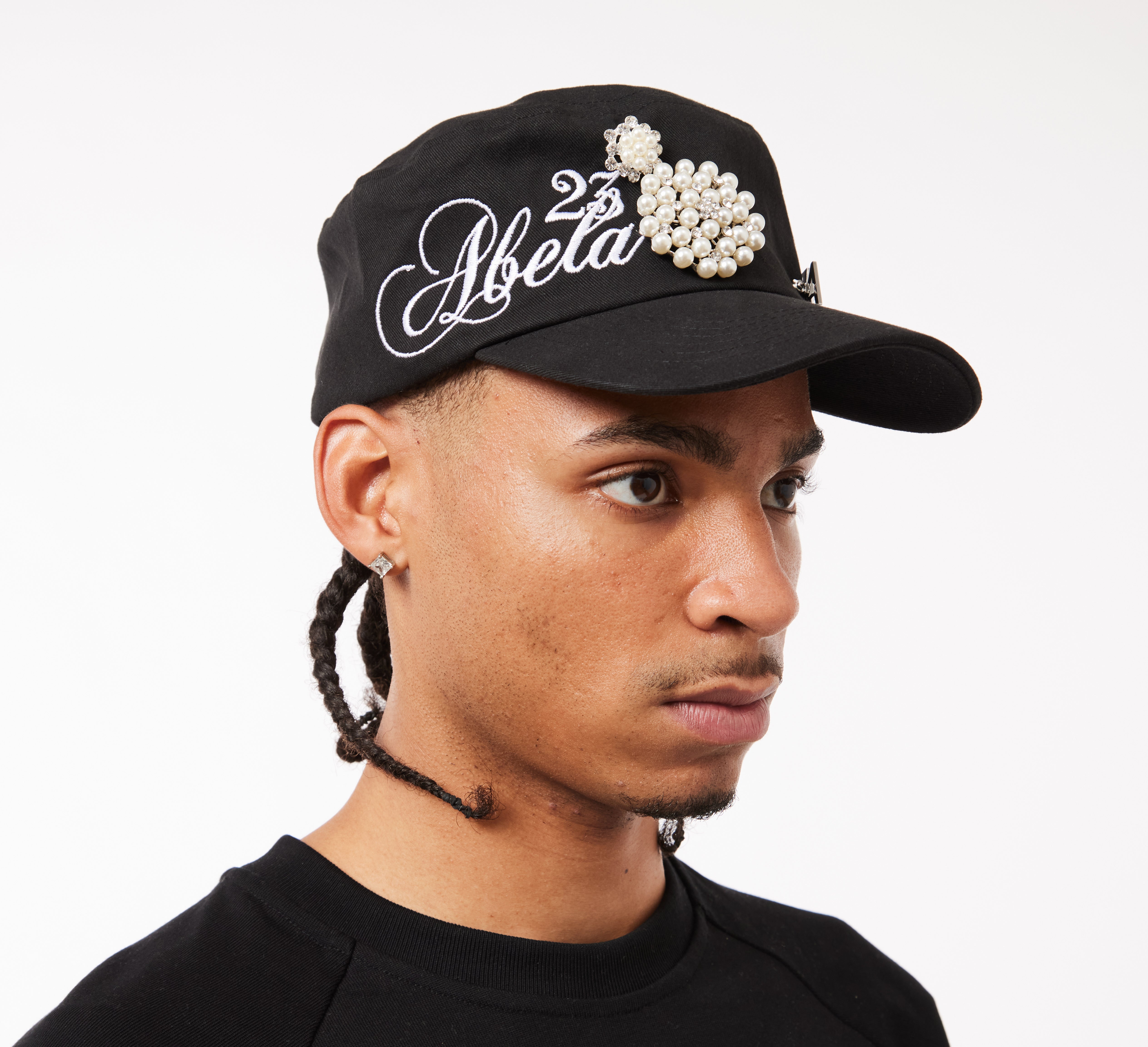 EMBELLISHMENT SIGNATURE CAP - BLACK