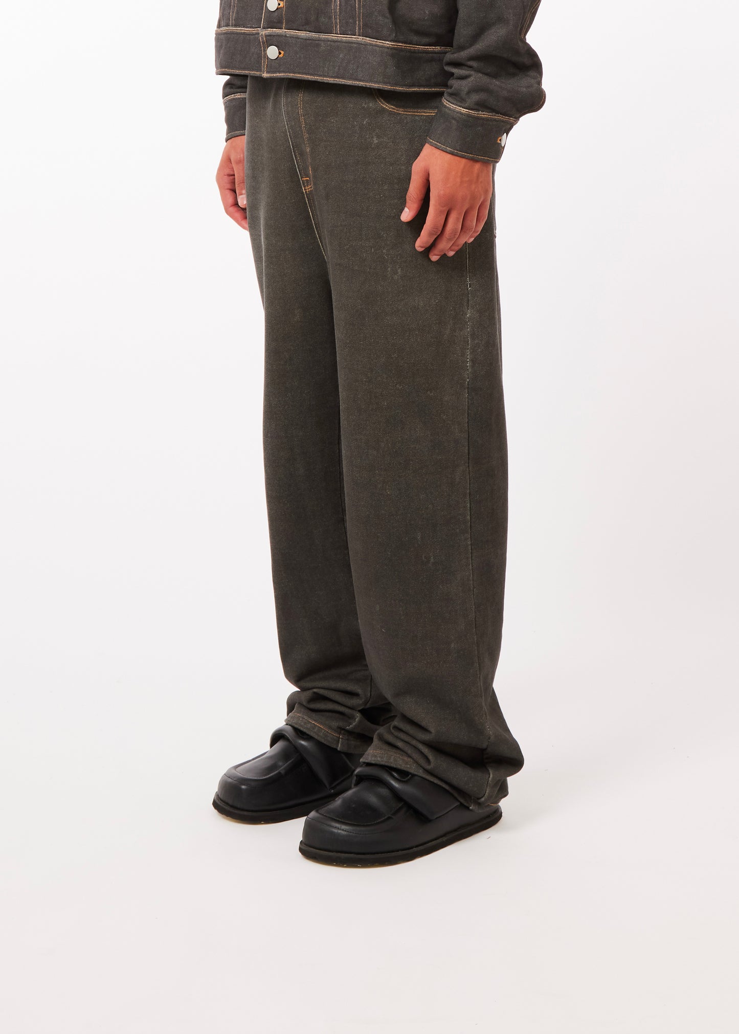 SWEATPANT - ILLUSION JEANS