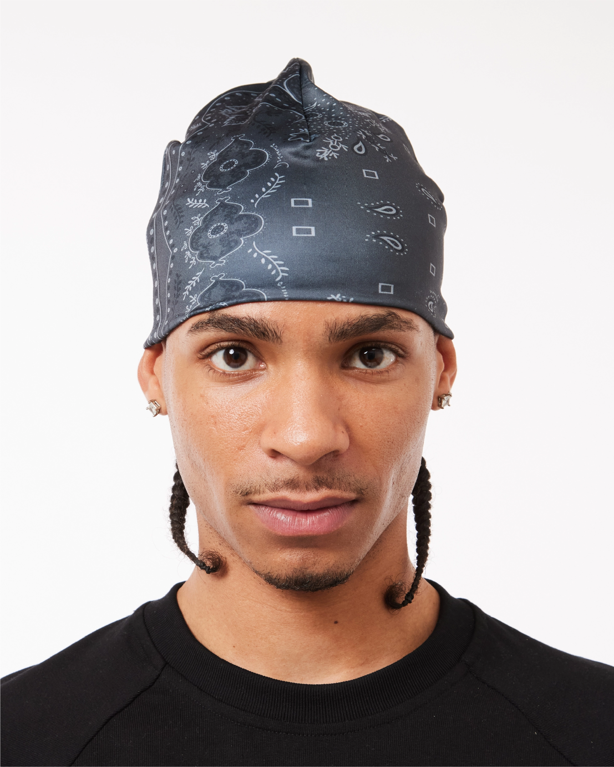 SKULL BEANIE - BLACK BANDANA